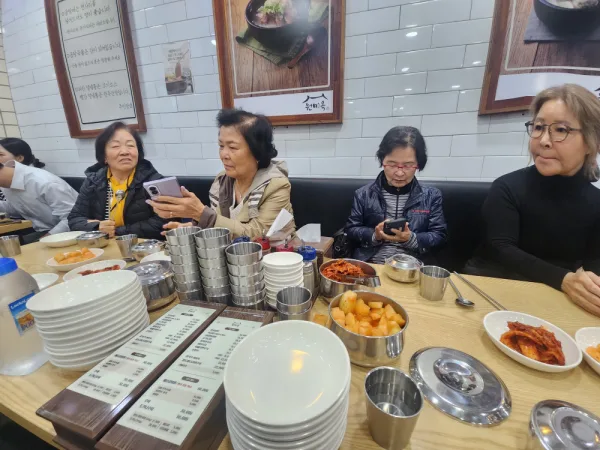 2026년 노인맞춤돌봄서비스 평생교육활동 '서예교실' 하반기 자조모임 진행